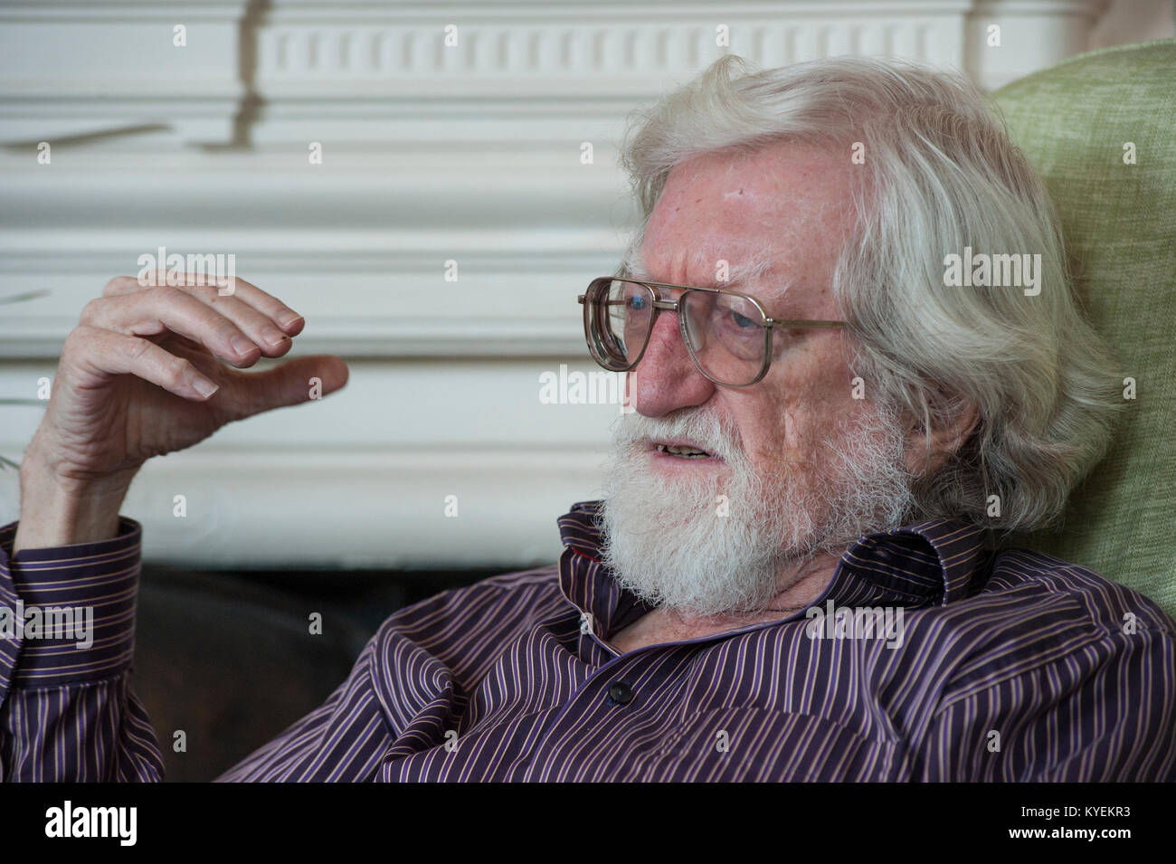 Dr. Joseph Hanlon - Journalist, Sozialwissenschaftler und Dozent an der Entwicklung Politik und Praxis an der Open University, Milton Keynes Stockfoto