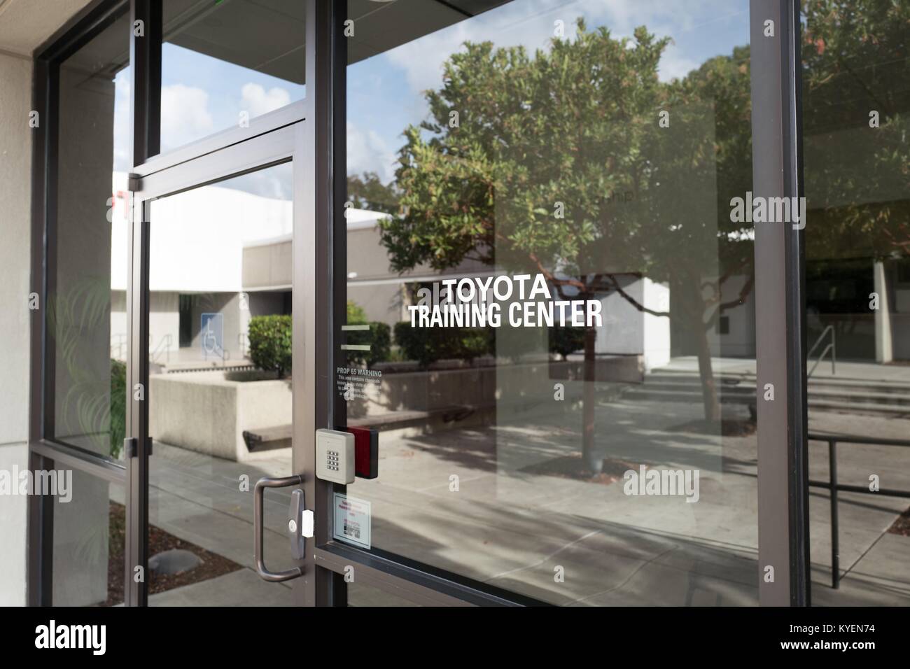 Mit Aufkleber lesen Toyota Training Center in San Francisco regionale Hauptsitz der Automobilhersteller Toyota im Bishop Ranch Office Park in San Ramon, Kalifornien, 20. Oktober 2017. () Stockfoto