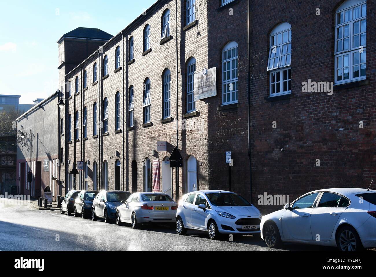 Reihe der alten Ziegel Industriegebäude in Newcastle upon Tyne Stockfoto