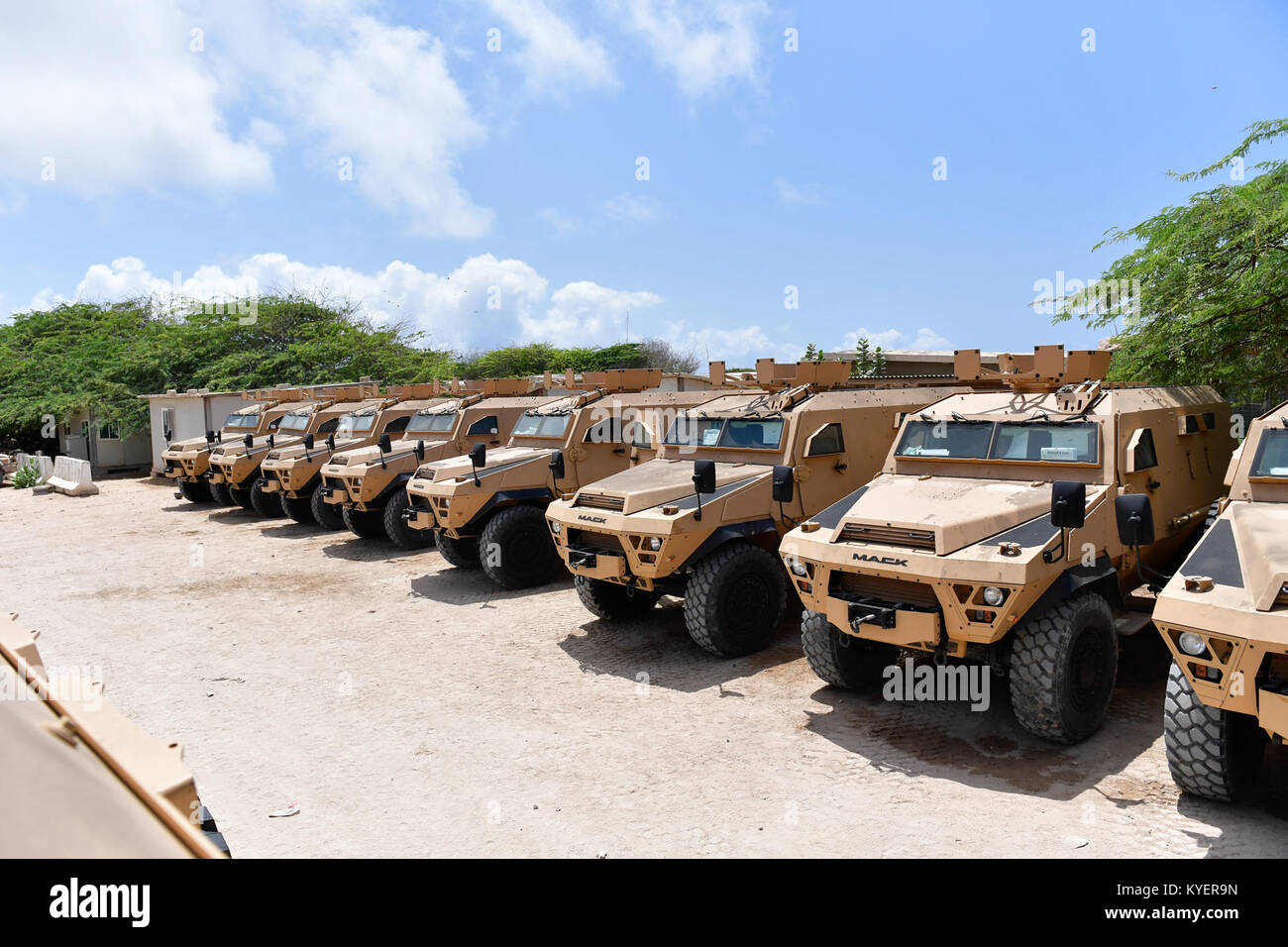 Fahrzeuge gespendet, die AMISOM ugandischen Abhängig von den Vereinigten Staaten, als Teil der Unterstützung im Kampf gegen den Terrorismus in Somalia. Die Fahrzeuge wurden auf 25/Sep/2017 übergeben, in Mogadischu, Somalia. Die AMISOM Foto/Allan Atulinda Stockfoto