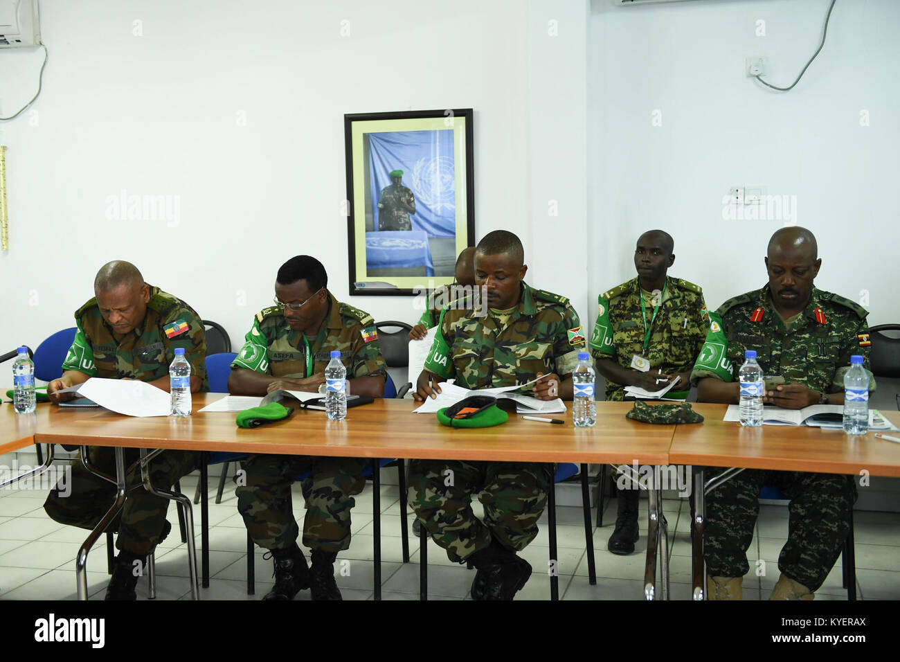 Hochrangige Militärkommandanten der Mission der Afrikanischen Union in Somalia (AMISOM) nehmen an einer Masterclass für strategische Kommunikation Teil, um ihre Kommunikationsstrategien bei Friedenssicherungseinsätzen in Somalia zu verbessern. Stockfoto