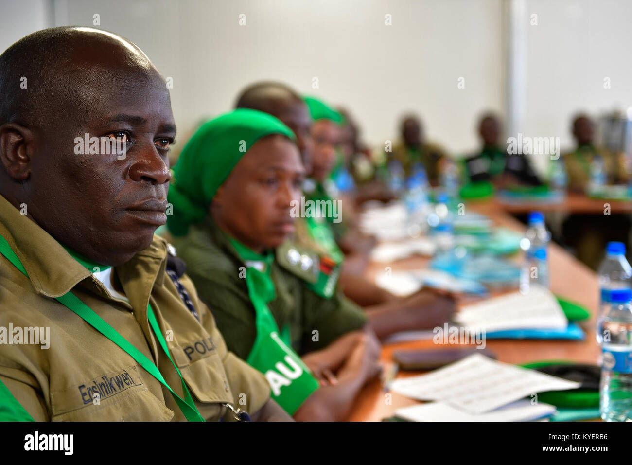 Neu entsandte einzelne Polizeibeamte (IPO) im Rahmen der Mission der Afrikanischen Union in Somalia (AMISOM) erhalten am 6. Oktober 2017 eine Einführungsschulung in Mogadischu als Teil ihrer Missionsvorbereitung. Stockfoto