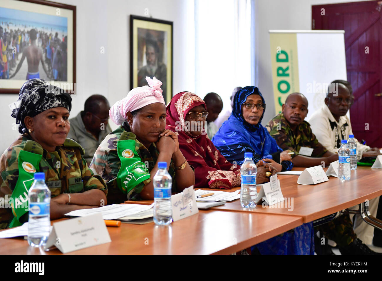 Ein Foto von Teilnehmern in Mogadischu, die an einem Workshop zur Aktualisierung der Mission der Afrikanischen Union in Somalias Gender Mainstreaming-Strategie im Jahr 2017 teilnahmen. Stockfoto