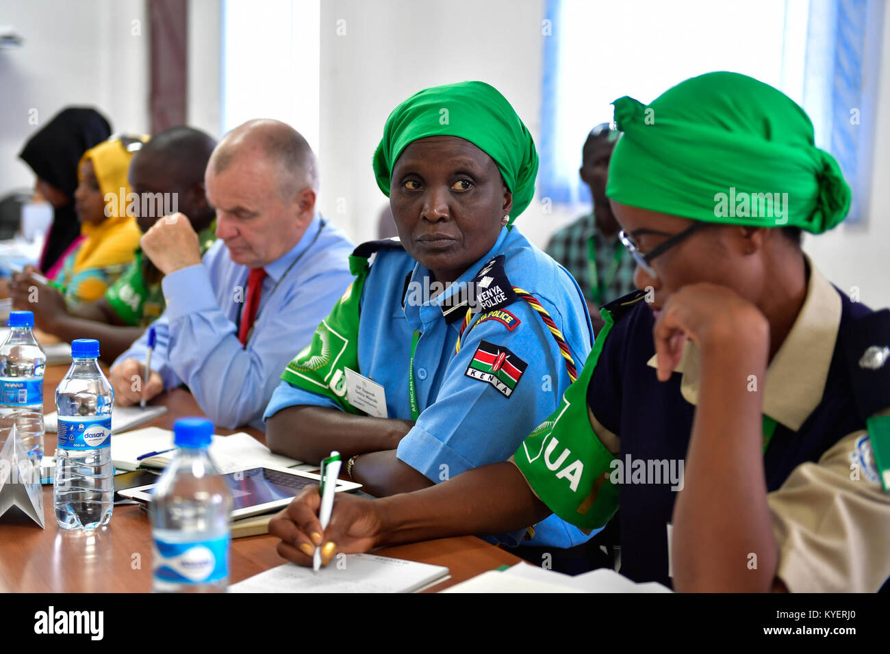 Die Teilnehmer nehmen am 31. Oktober 2017 an einem Workshop in Mogadischu Teil, um die Gender-Mainstreaming-Strategie der Mission der Afrikanischen Union in Somalia (AMISOM) zu überprüfen und zu aktualisieren. Stockfoto