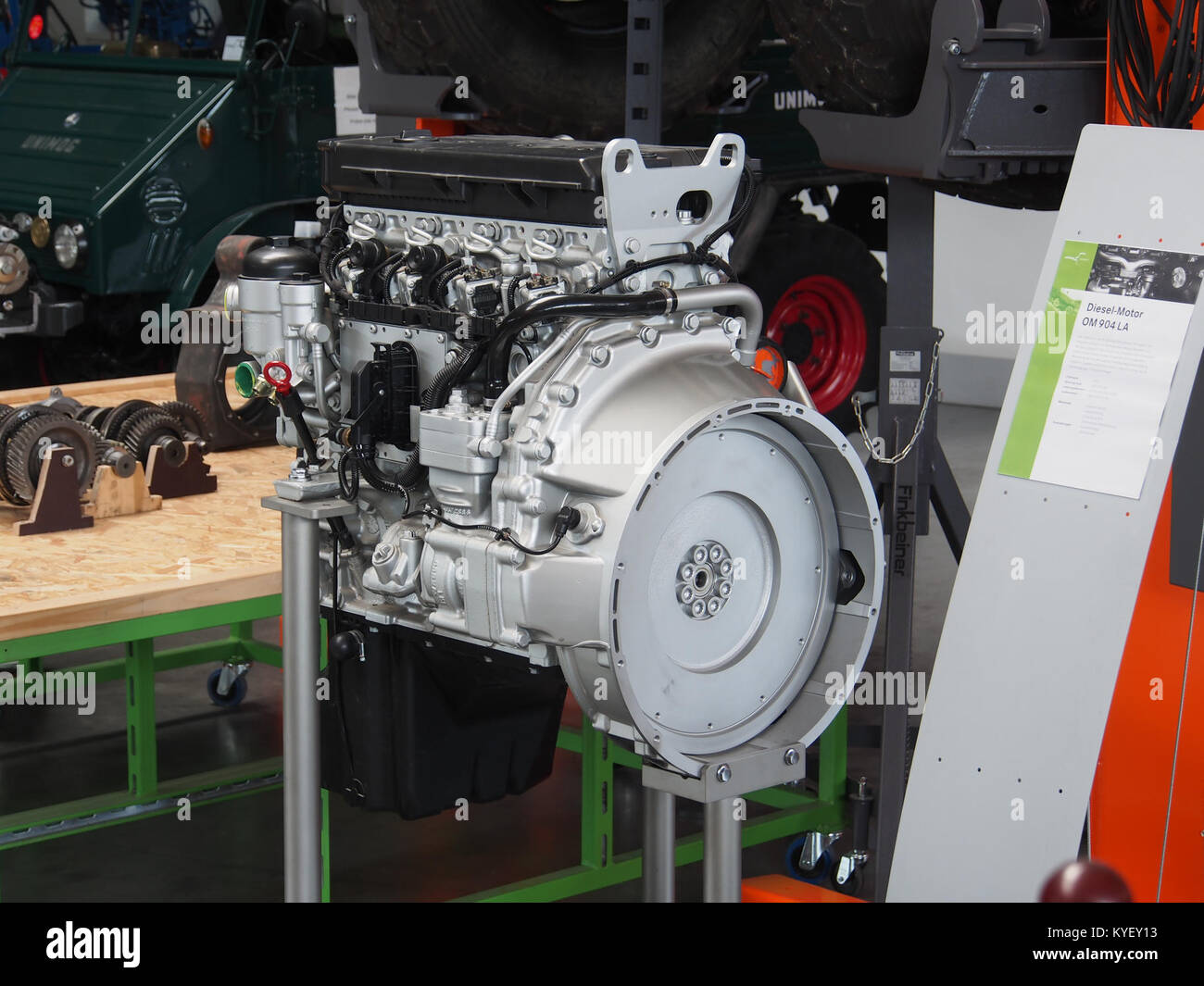 Ein Bild mit der Bezeichnung OM 904 LA Bild 213135, das einen bedeutenden Moment oder eine Szene festlegt. Das Foto ist Teil einer Archivsammlung und bietet einen Einblick in die Vergangenheit. Stockfoto