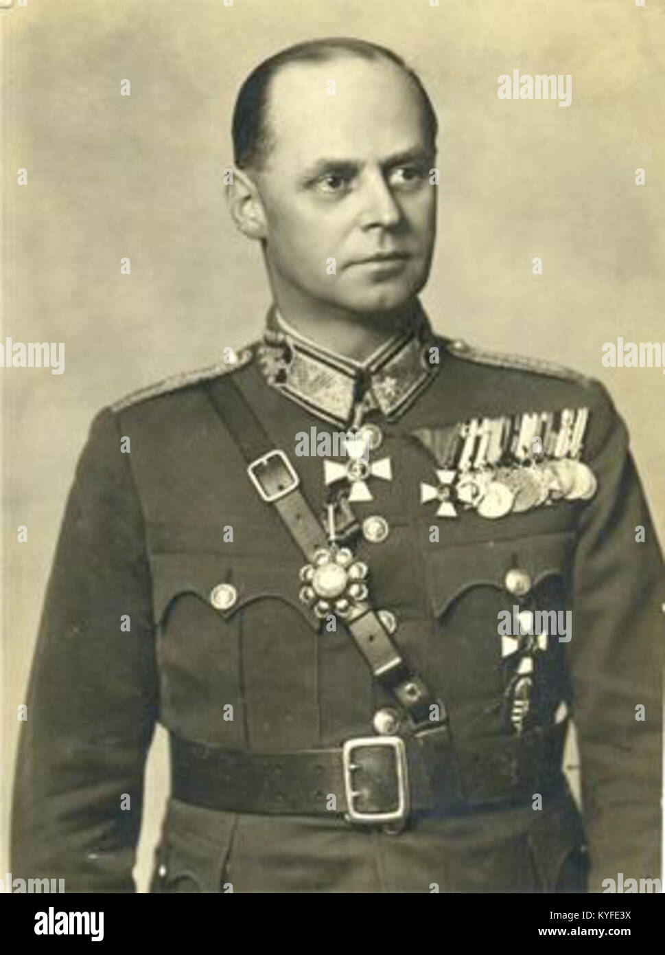 Ferenc Farkas de Kisbarnak (1892–1980) war ein ungarischer General, der während des Zweiten Weltkriegs als Oberpfadfinder des Ungarischen Pfadfinderverbandes diente und Befehlspositionen innehatte. Er lebte später nach 1945 im Exil. Stockfoto