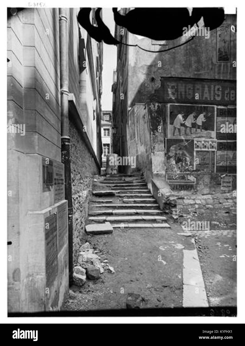 Ein allgemeiner Blick auf Paris, der sich insbesondere auf die architektonische und kulturelle Bedeutung von Paris 04 konzentriert und die historische Stadtlandschaft der Stadt veranschaulicht. Stockfoto