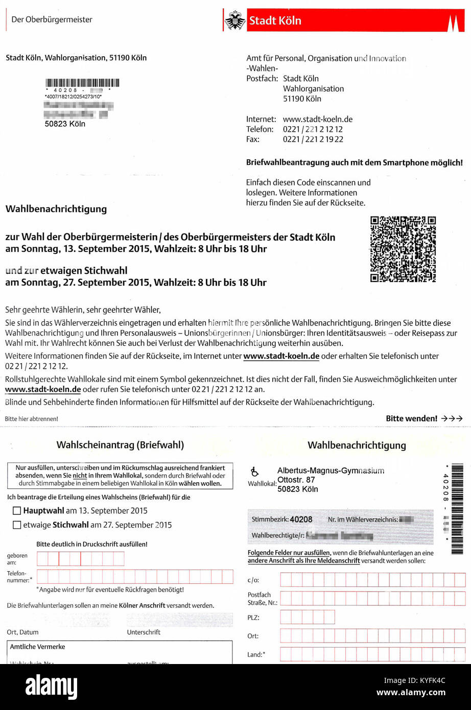 Eine offizielle Wahlbenachrichtigung und ein Antrag auf Abwesenheitswahl für die Bürgermeisterwahl in Köln, Deutschland, im September 2015, in dem die administrativen Wahlverfahren hervorgehoben werden. Stockfoto