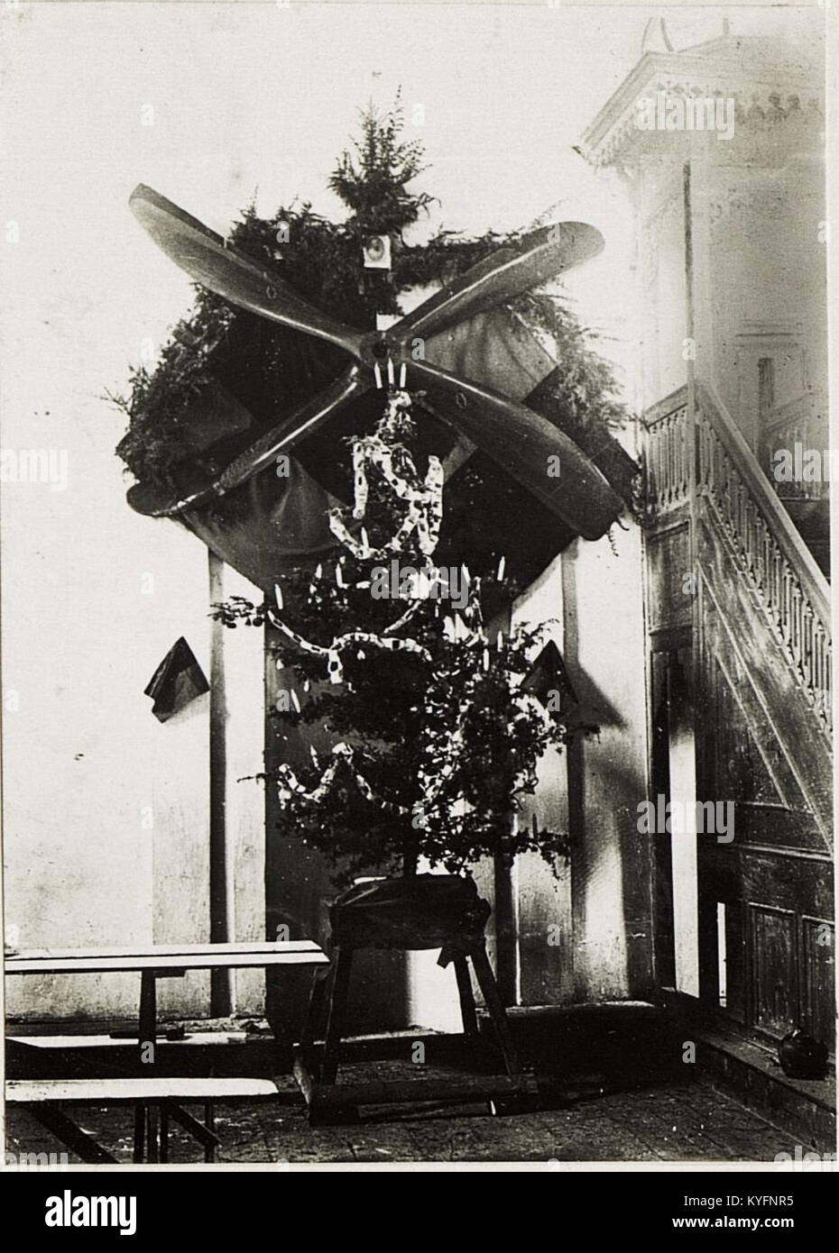 Der Weihnachtsbaum 15. Fliegerkompanie. 24.12. In einer türkischen Moschee. (BildID) 15576397 Stockfoto