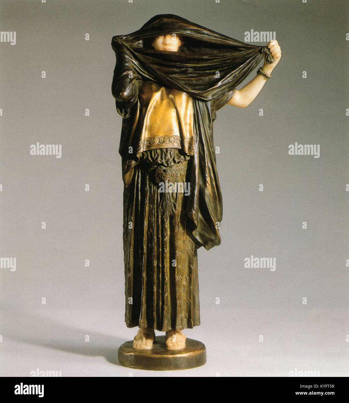 Dieses Gemälde von Jean-Léon Gérôme zeigt eine Frau, die teilweise verschleiert ist, und hebt feine Details, den menschlichen Ausdruck und den akademischen Malstil von Gérôme hervor. Stockfoto