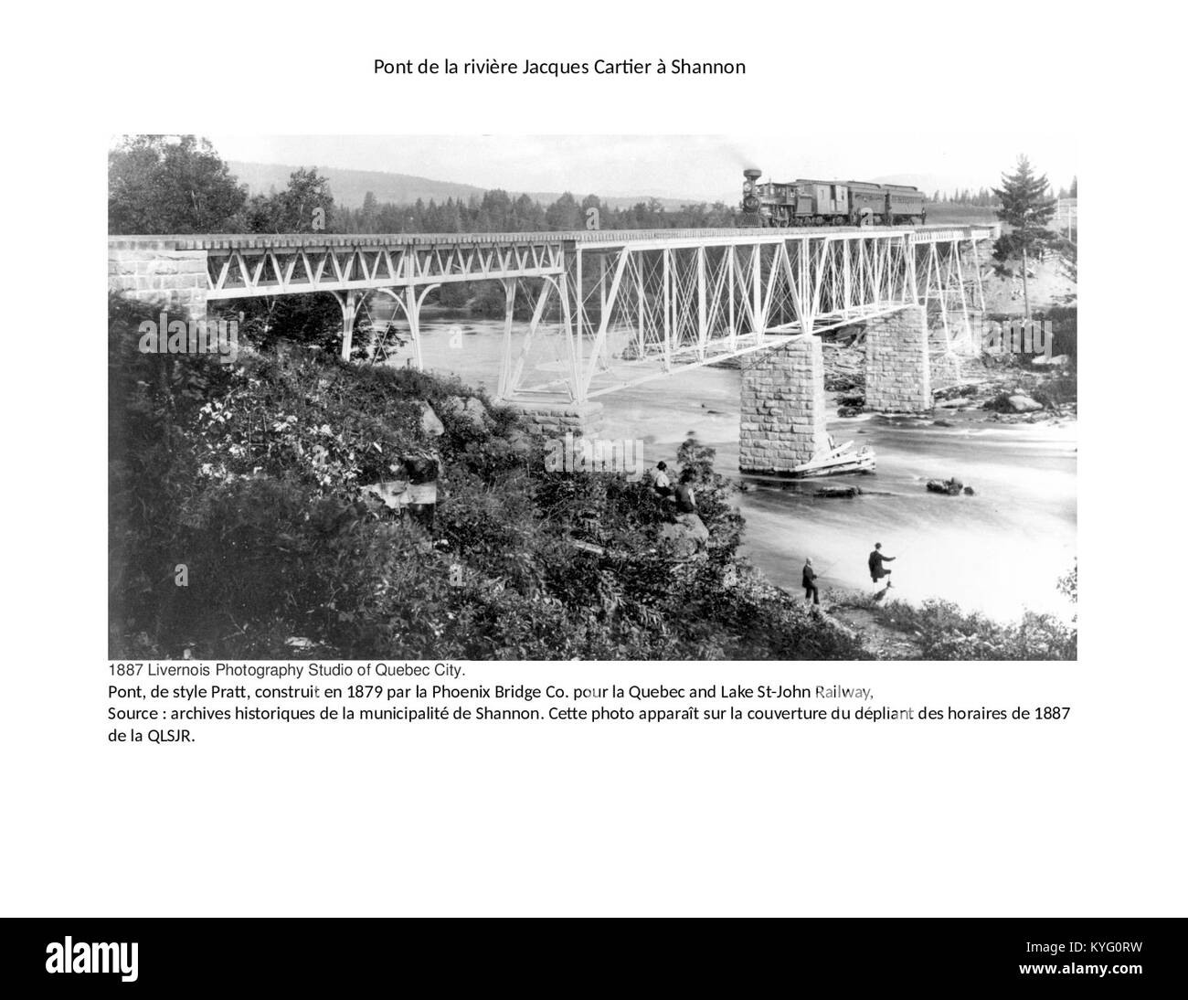 Dieses historische Foto zeigt die Eisenbahnbrücke über den Jacques Cartier River in Shannon, Quebec, Kanada, die 1879 von der Quebec and Lake St. John Railway erbaut wurde. Stockfoto