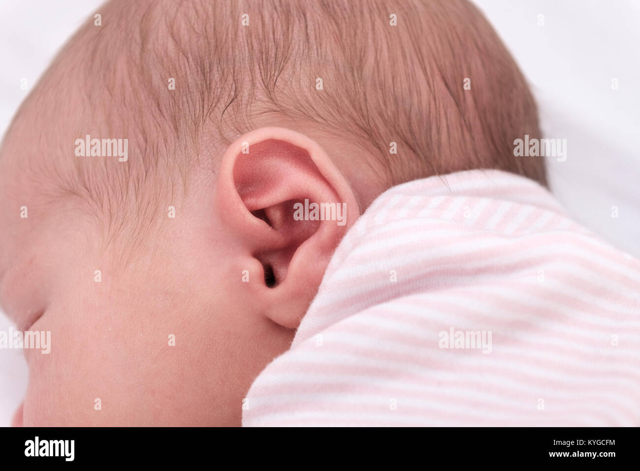 Nahaufnahme eines New Born Baby Mädchen schlafend Stockfoto