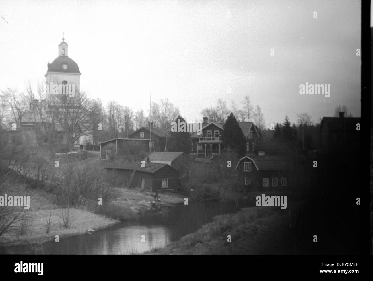 Die Kirche Säter in Säter, Schweden, wurde ursprünglich 1637 erbaut und zwischen 1778 und 1779 im neoklassizistischen Stil rekonstruiert. Der Turm wurde 1806-1807 aufgrund instabiler Böden ersetzt. Stockfoto