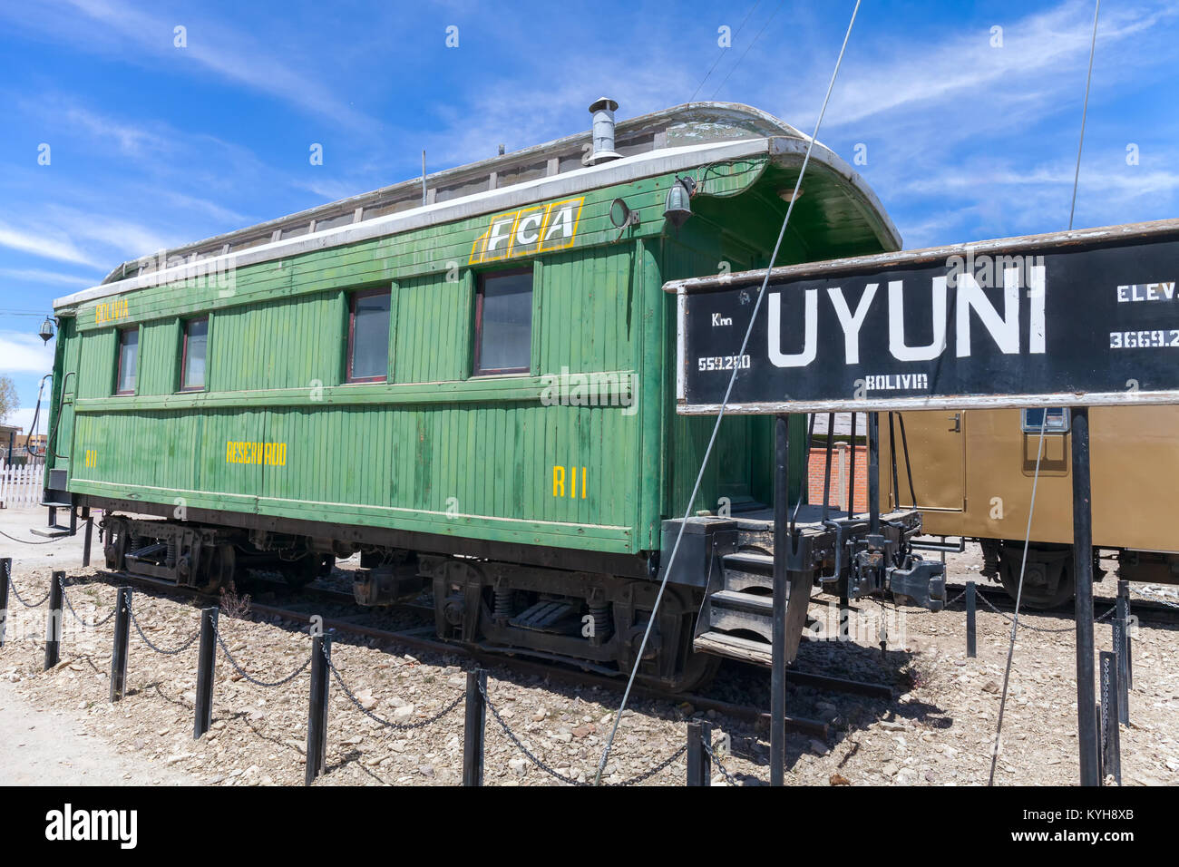 Uyuni Bahnhof alte Kutsche. erstaunlich Salz Ebenen in den Anden. Bolivien Stockfoto