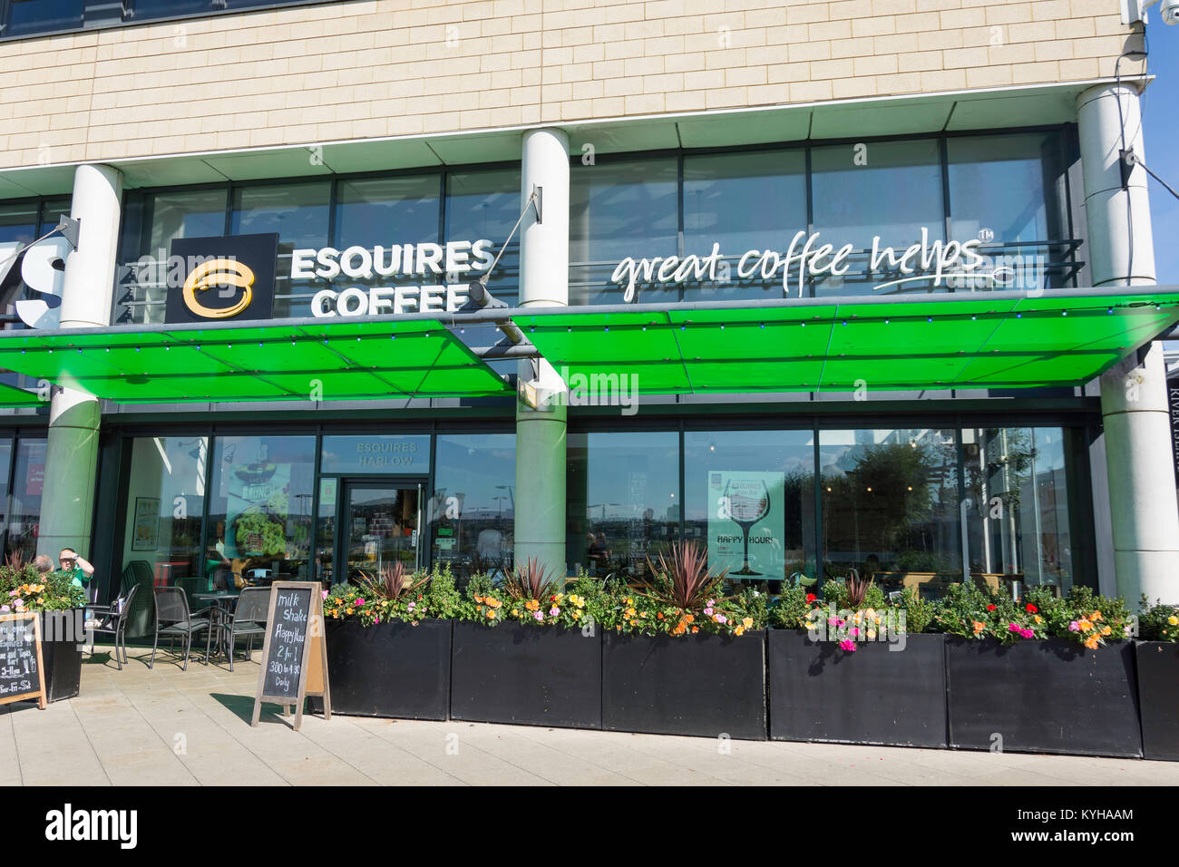 Esquires Coffee Shop, Civic Center, das Wasser Gärten, College Square, Harlow, Essex, England, Vereinigtes Königreich Stockfoto