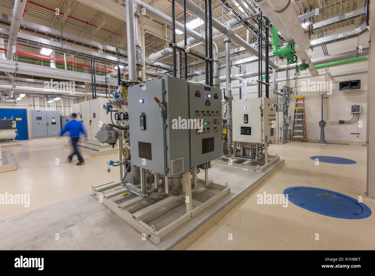 Wasseraufbereitungsanlage chemische Behandlung Equipment Control Panels Stockfoto