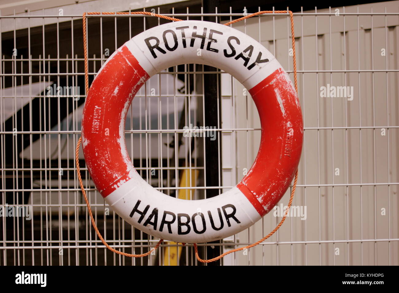 Rothesay Hafen Rettungsring rot und weißen Ring Lebensretter, Vereinigtes Königreich Stockfoto