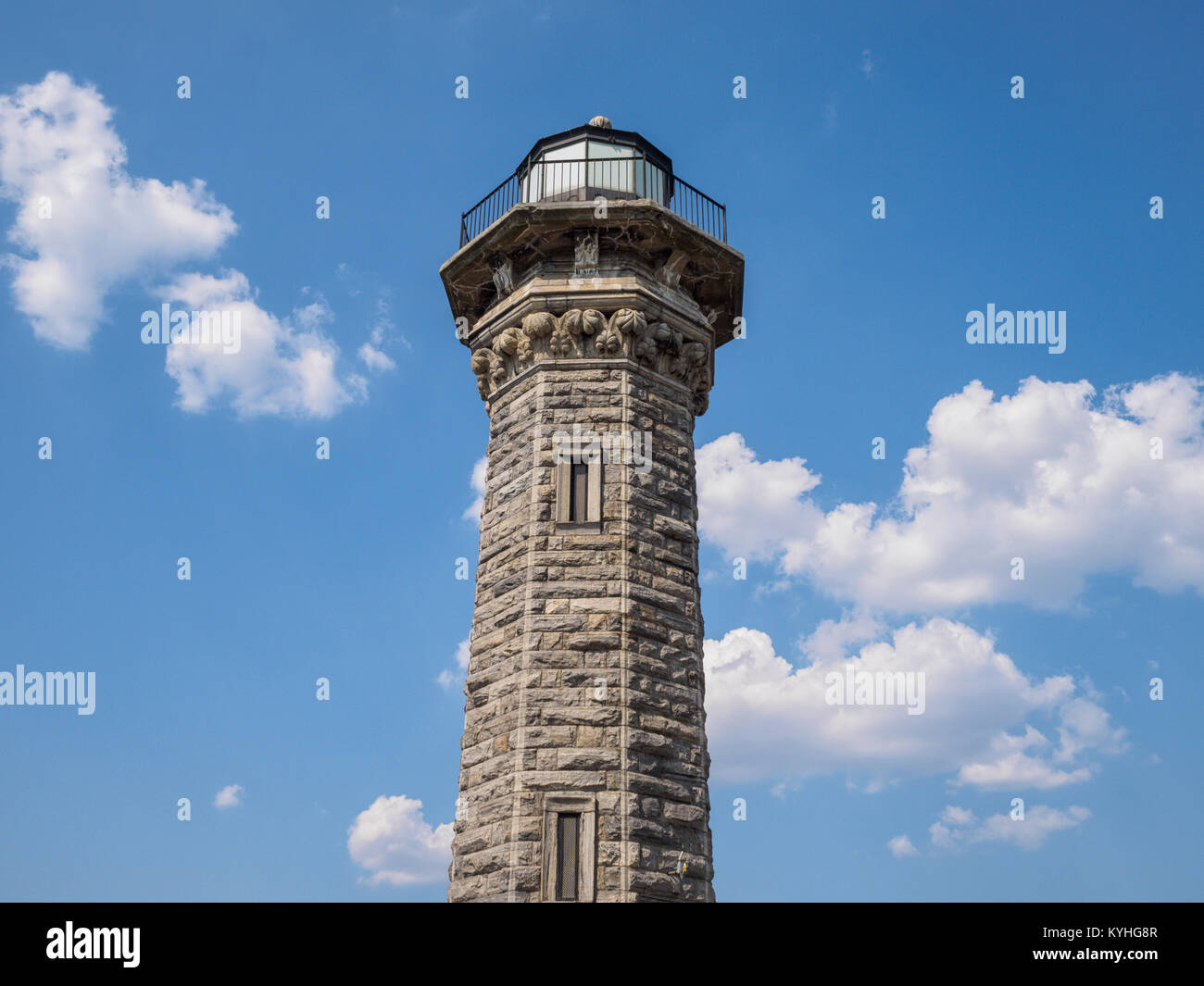 Roosevelt Island Lighthouse, New York, NY. Kopieren Sie Platz eins von mehreren dieser Gotischen Stil achteckiger Stein Licht Haus und ich will mehr hochladen. Stockfoto