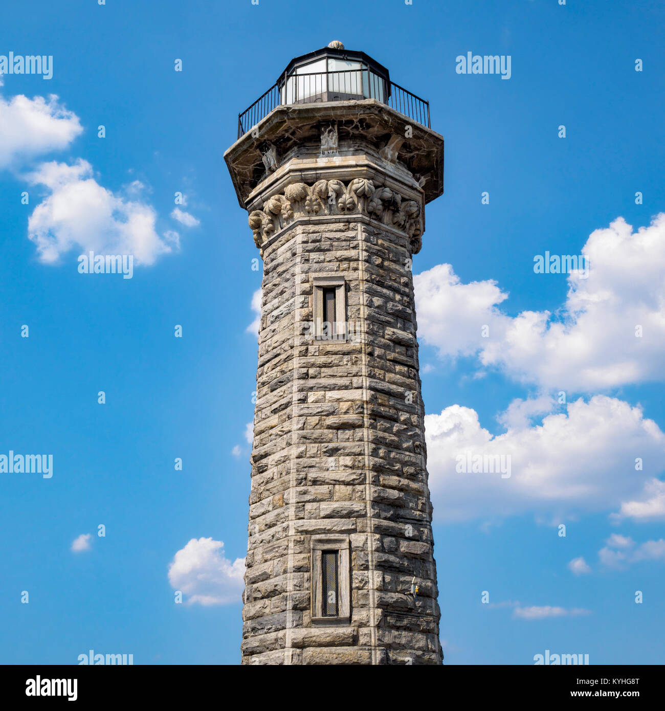 Der Leuchtturm, Roosevelt Island, New York, NY, August 2017. Der gotische Stil achteckiger Stein Licht Haus auf dem East River in New York ist. Stockfoto