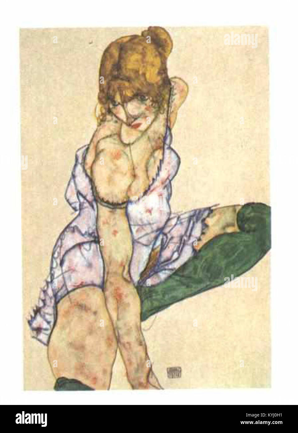 Egon Schieles Gemälde „Blondes Mädchen mit grünen Strümpfen“ aus dem Jahr 1914 zeigt eine junge Frau in markanter Kleidung und unterstreicht Schieles expressiven Stil der Moderne. Stockfoto