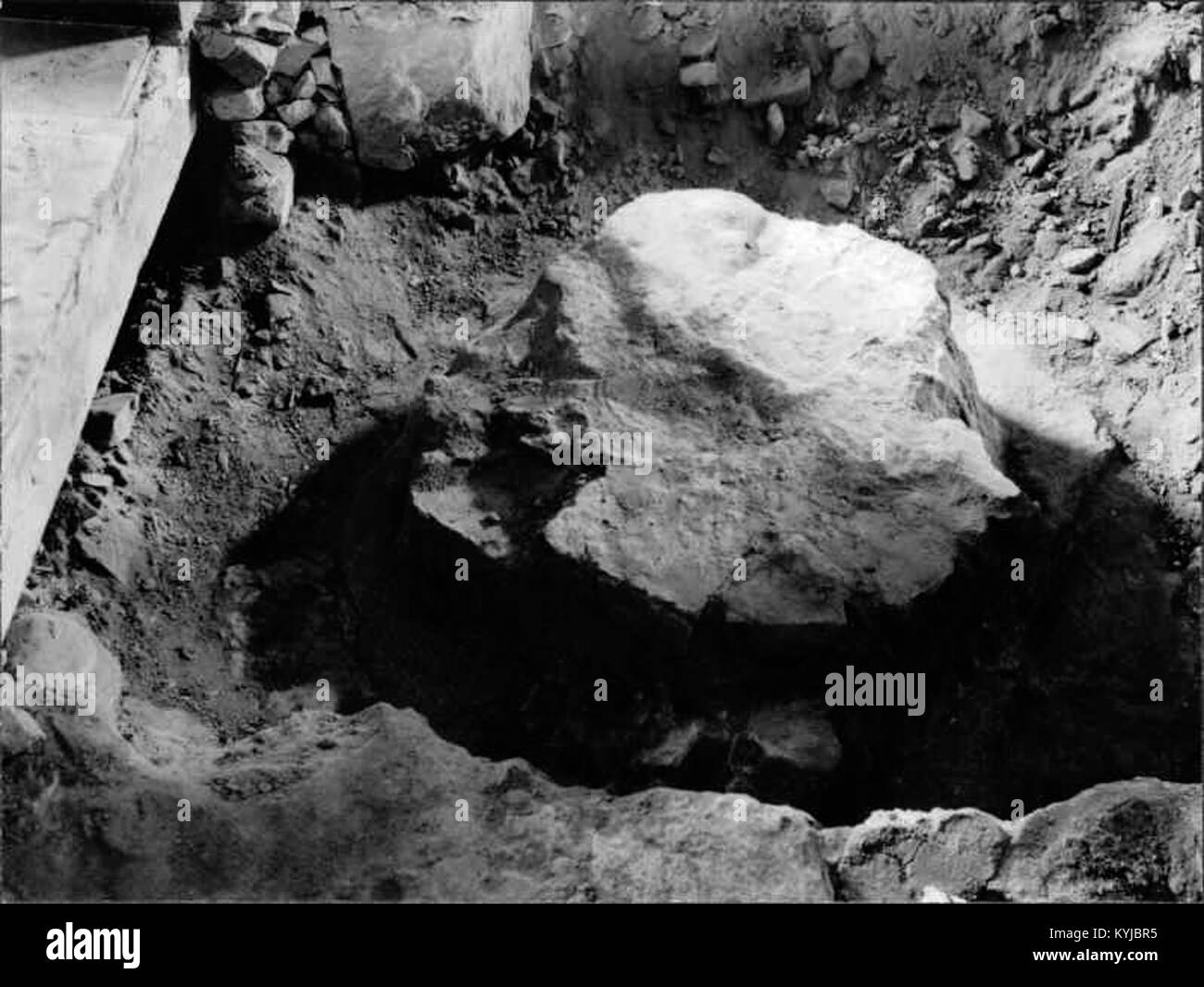 Die Stora Mellösa Kirche in Schweden ist eine ländliche Pfarrkirche mit mittelalterlichen Teilen und späteren Umbauten, die der lokalen Gemeinde in der Gemeinde Stora Mellösa dient. Stockfoto