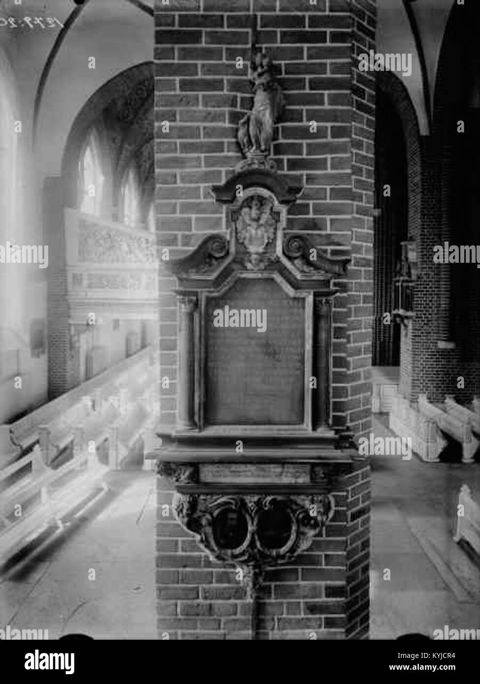 Die Storkyrkan-Kirche ist Stockholms älteste Kathedrale. Erbaut im 13. Jahrhundert, ist es beispielhaft für gotische Architektur und ist nach wie vor ein bedeutender kultureller und religiöser Ort in Schweden. Stockfoto