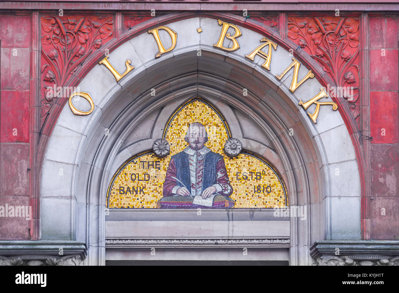 Stratford Upon Avon, Blick auf ein buntes Mosaikporträt von Shakespeare über der Tür eines ehemaligen Bankgebäudes aus dem 19. Jahrhundert, Stratford Upon Avon, Großbritannien Stockfoto