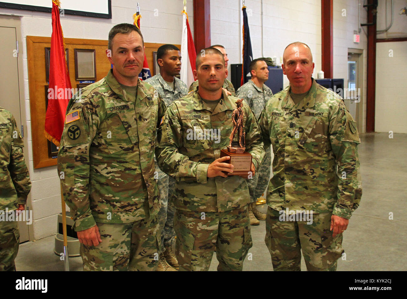 Staff Sgt. Dustin Rottero mit der Tennessee National Guard ist Region III NCO des Jahres am Wendell H. Ford regionalen Ausbildungszentrums in Greenville, Ky., 26. April 2017 genannt. (U.S. Army National Guard Foto: Staff Sgt. Scott Raymond) Stockfoto