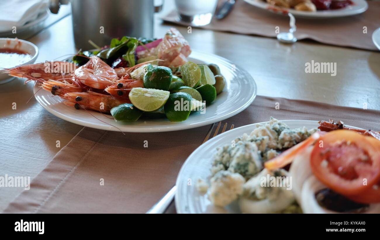 Das Essen am Buffet am Tag pigg out Piling IT on My Lunch Edge Restaurant Hilton Pattaya Thailand All you can eat Stockfoto