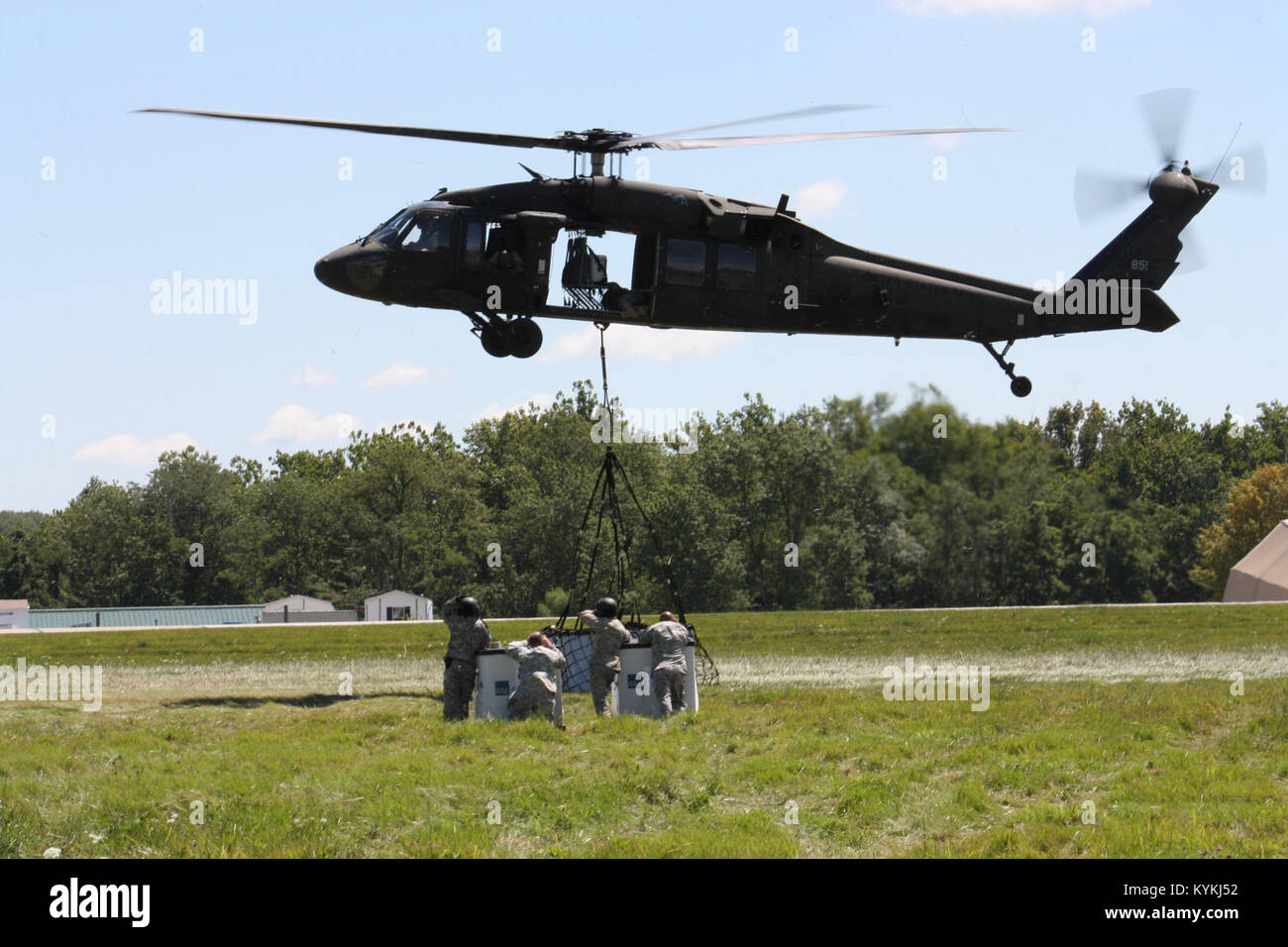 Die Mitglieder von B CO 2 Bataillon 147 Luftfahrt in Ausübung lebendige Reaktion im August 2013 teilnehmen. Die Einheit der Personenbeförderung und slingload Operationen auf die Ausübung von Columbus, Ind Unterstützung Stockfoto