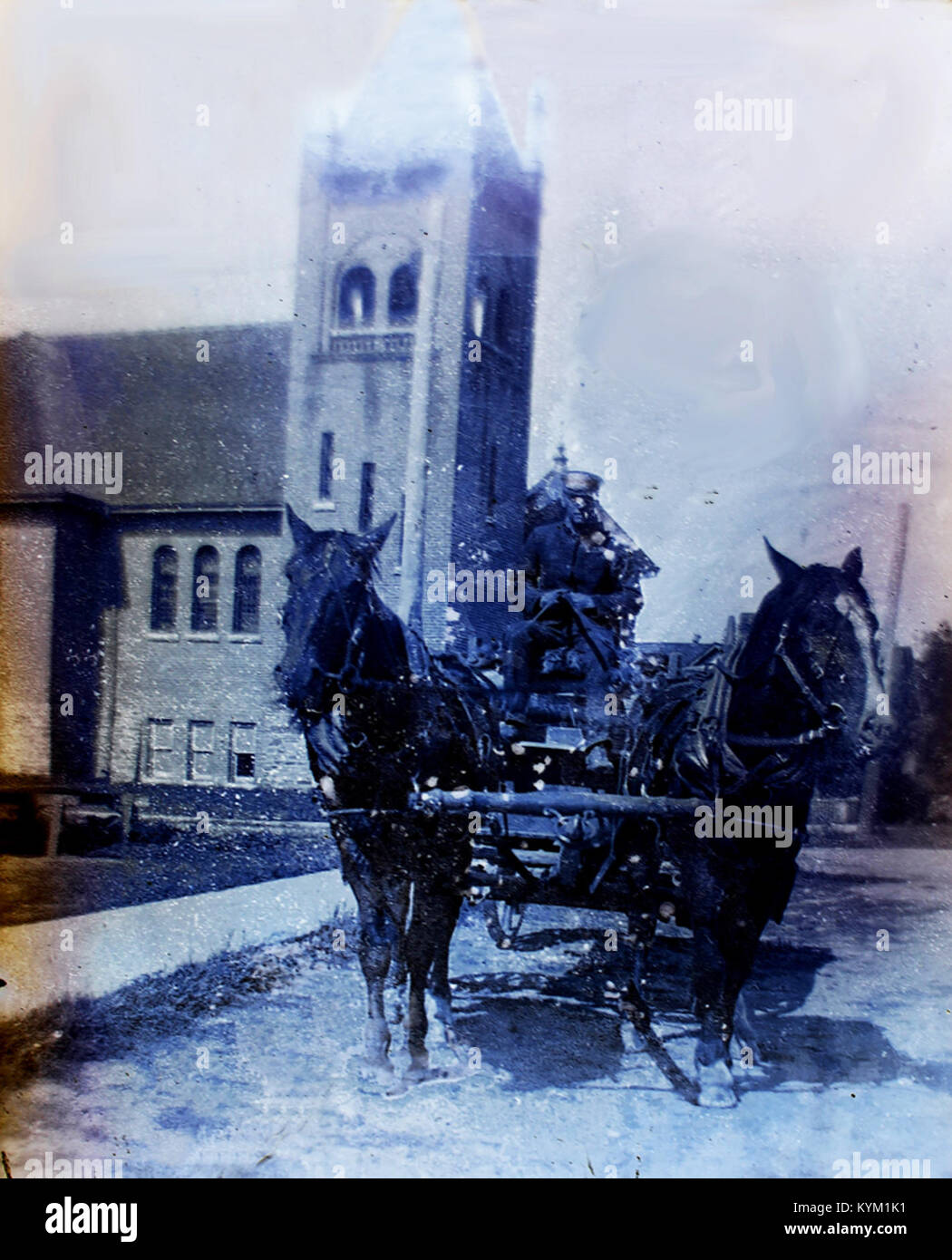 Ein historisches Bild einer Kirche, das architektonische Details und religiöse Bedeutung erfasst. Stockfoto
