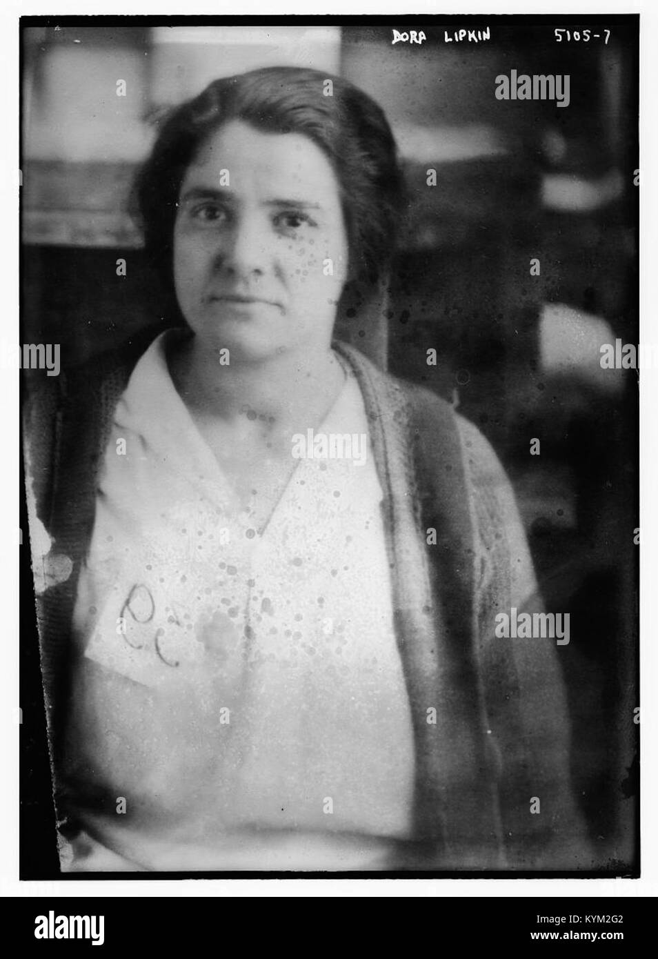 Cover-Illustration mit Dora Lipkin, mit Hinweisen auf verschiedene US-Städte, die ein Gefühl für Geschichte und Nostalgie wecken. Stockfoto