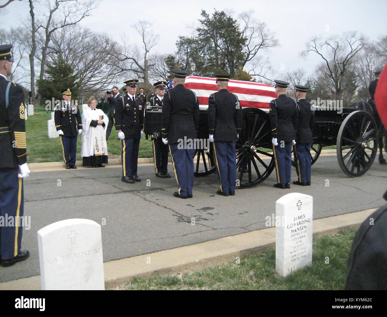 Beerdigung auf dem Arlington National Cemetery für Frank Schnallen, die letzten Überlebenden amerikanischen Soldaten im Zweiten Weltkrieg 1 gekämpft haben, der weg an Alter 110 bestanden, 15. März 2011. Schnallen lag über sein Alter, um zu gewinnen, und diente als krankenwagenfahrer. () Stockfoto