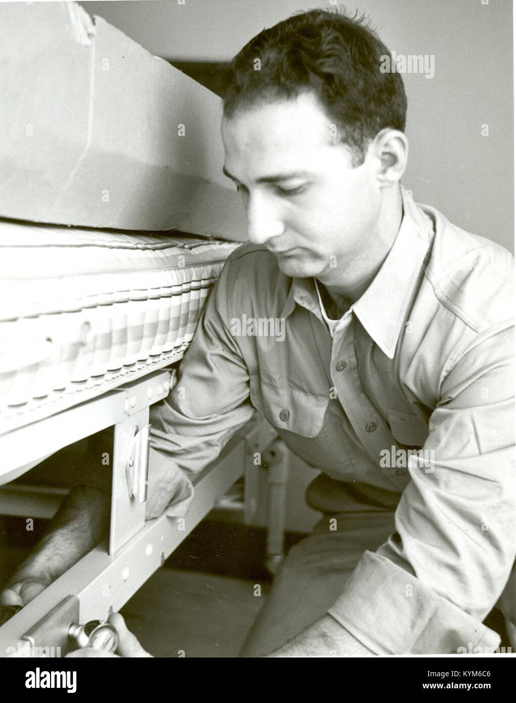 Ein historisches Foto von Richard Weaver, aufgenommen in Walsenburg, Colorado. Das Bild ist eine Momentaufnahme des Lebens in der Mitte des 20. Jahrhunderts und erfasst das Wesen einer Zeit und eines Ortes. Stockfoto