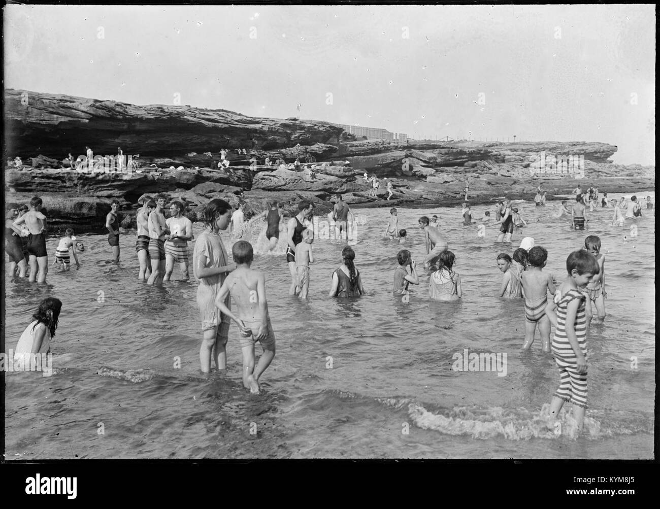 Glasnegative, die Regionen Sydneys wie Clovelly, Coogee und Manly darstellen, zeigen die Schönheit und das urbane Leben dieser Gebiete im frühen 20. Jahrhundert. Stockfoto