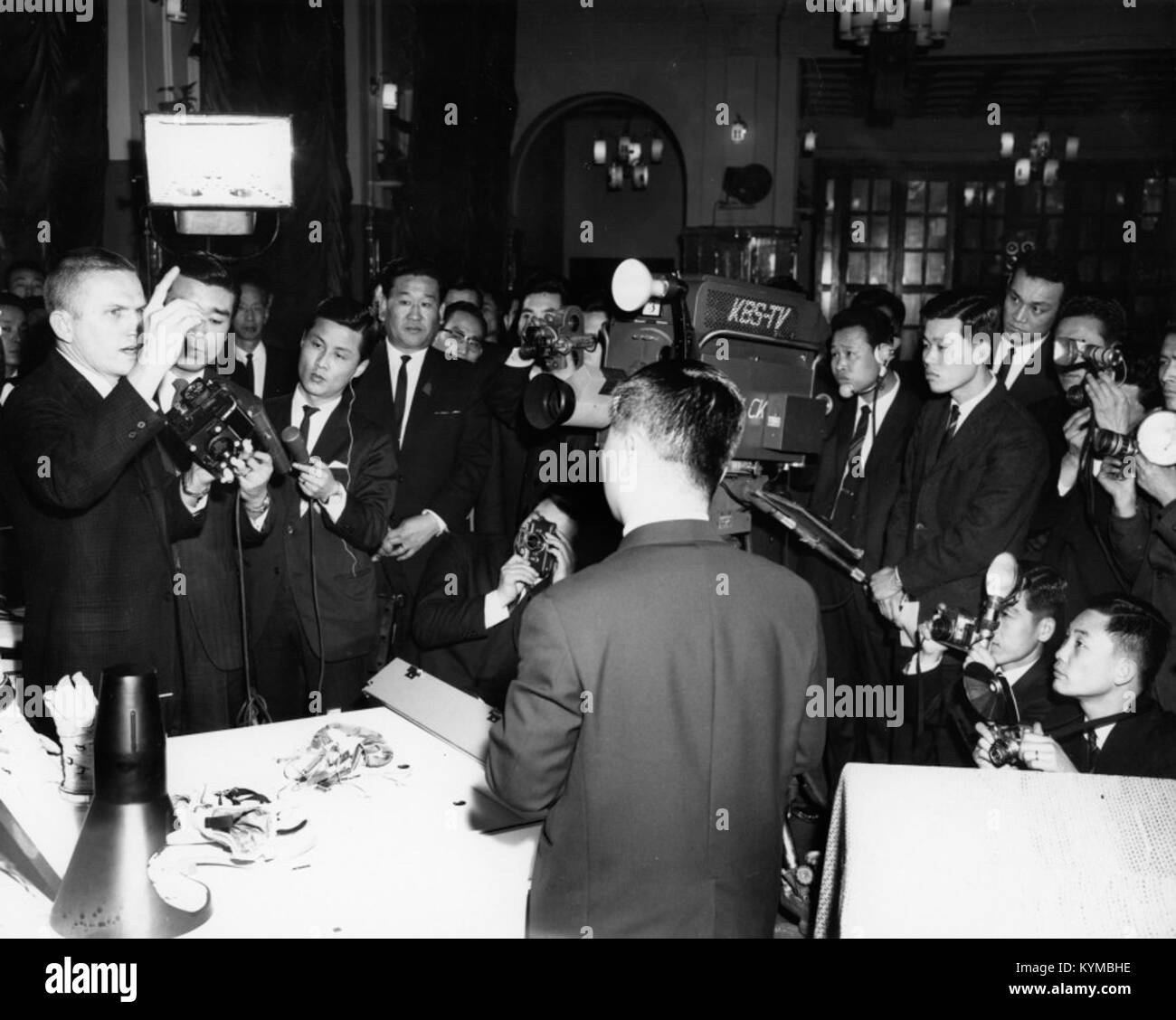 Ein Bild aus der Wally Schirra-Kollektion, das einen wichtigen Moment im Leben und in der Karriere des Astronauten Wally Schirra, einer der ursprünglichen NASA-Astronauten, festnimmt. Stockfoto