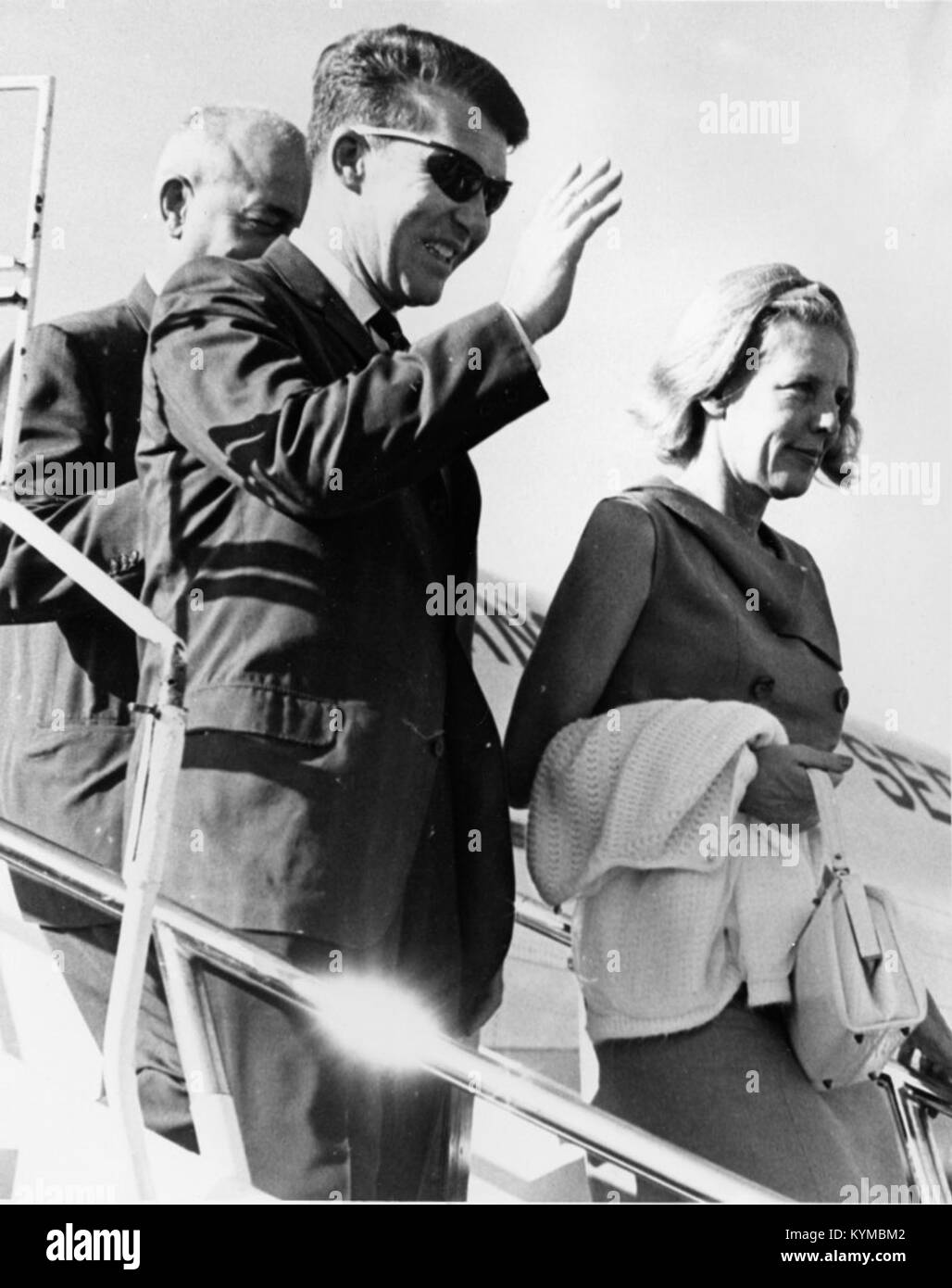 Ein Foto aus der Wally Schirra Kollektion, das einen Moment zeigt, der mit Schirras Karriere als Astronaut zusammenhängt. Das Bild fängt Schirra während seiner Zeit im Weltraum oder in Vorbereitung auf eine Weltraummission ein. Stockfoto