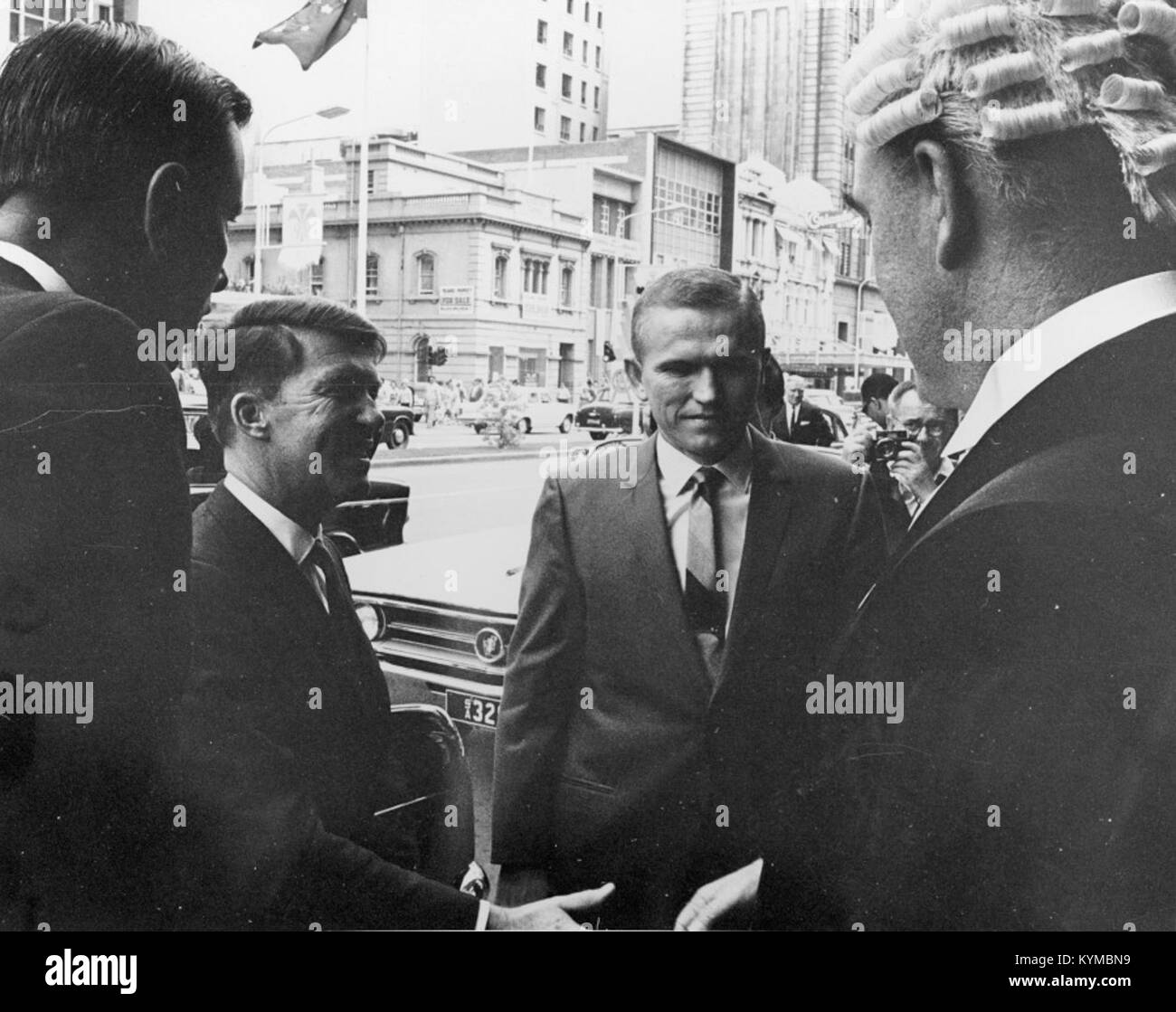 Ein Foto aus der Wally Schirra-Sammlung, das einen wichtigen Moment im Leben des Astronauten während einer Weltraummission zeigt, Teil seines persönlichen Archivs. Stockfoto