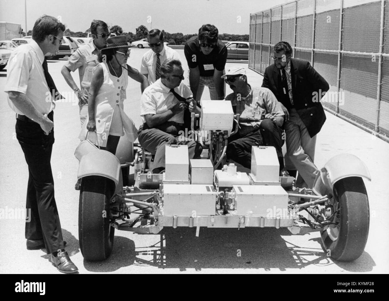 Foto aus der Wally Schirra-Kollektion, das einen ikonischen Moment in der Raumfahrtgeschichte darstellt und möglicherweise den Astronauten in seiner Rolle als NASA-Pionier zeigt. Stockfoto