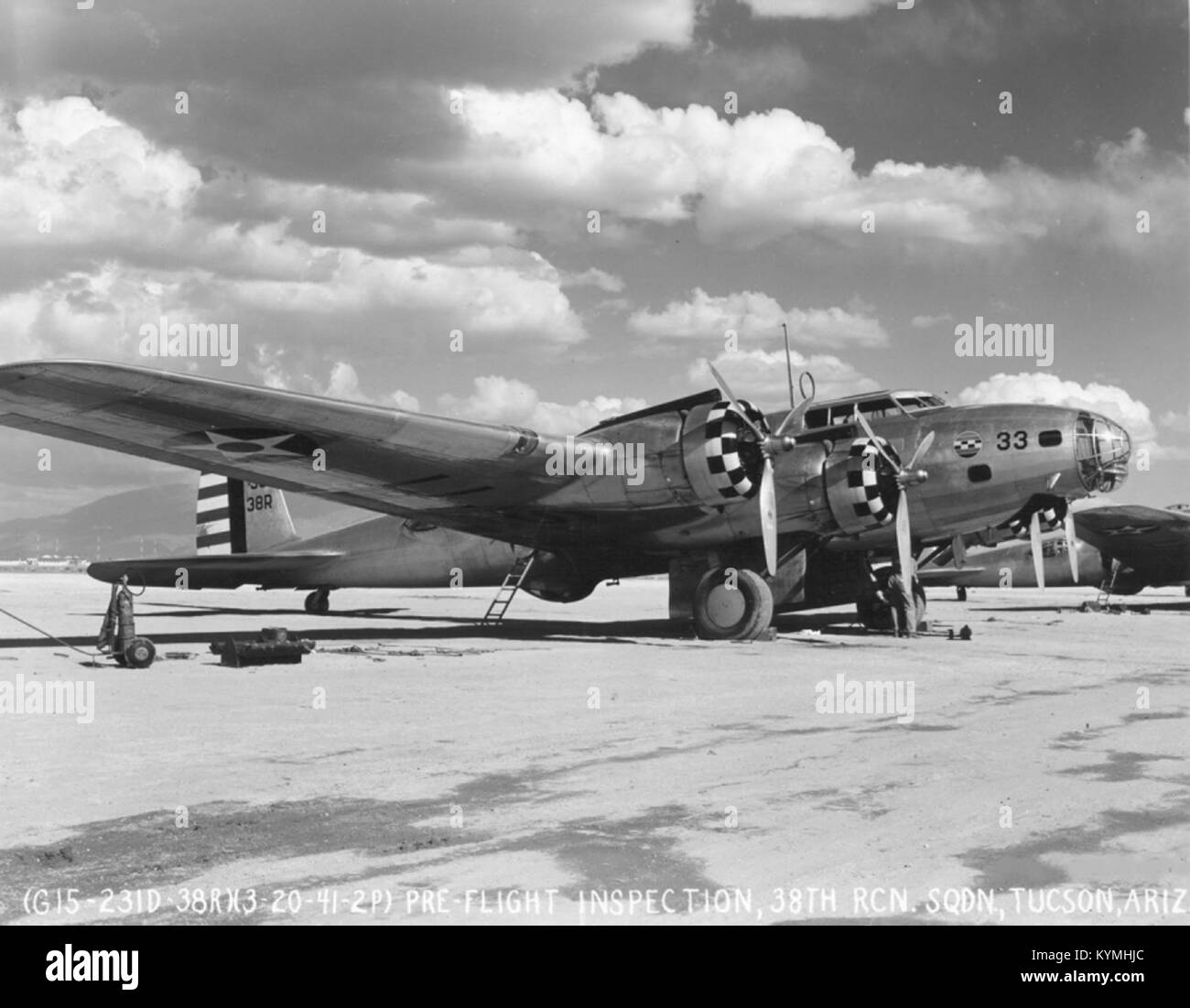 Ein Foto einer Boeing B-17 Festung, das das Flugzeug während des Zweiten Weltkriegs zeigt und seine Rolle als Bomber während des Krieges unterstreicht. Stockfoto