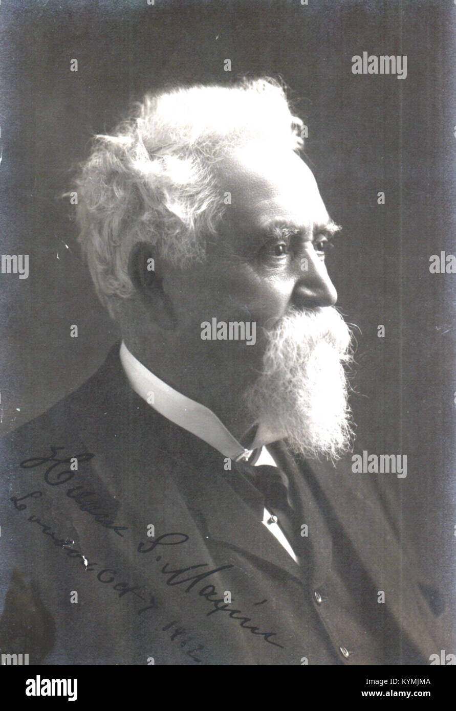 Porträt von Hiram Stevens Maxim, einem amerikanischen Erfinder, der vor allem für die Herstellung der Maxim-Pistole und Innovationen in der frühen Luftfahrt bekannt ist, aufgenommen in Schwarz-weiß. Stockfoto