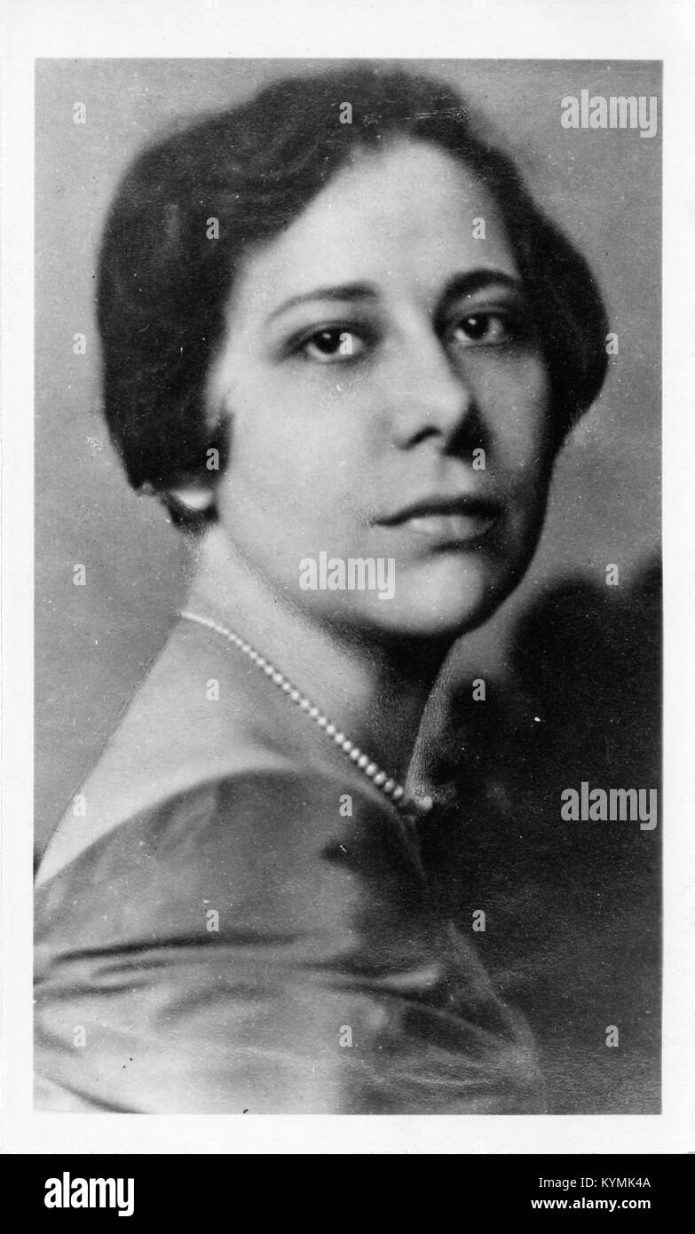 Ein historisches Bild von Frederika Vern Blankner (1901–1989), einer Akademikerin, die für ihre Beiträge zur italienischen Klassik und Literatur bekannt ist, aufgenommen in der Mitte des 20. Jahrhunderts. Das Foto zeigt ihre Rolle in der Geschichte und Wissenschaft von Frauen. Stockfoto