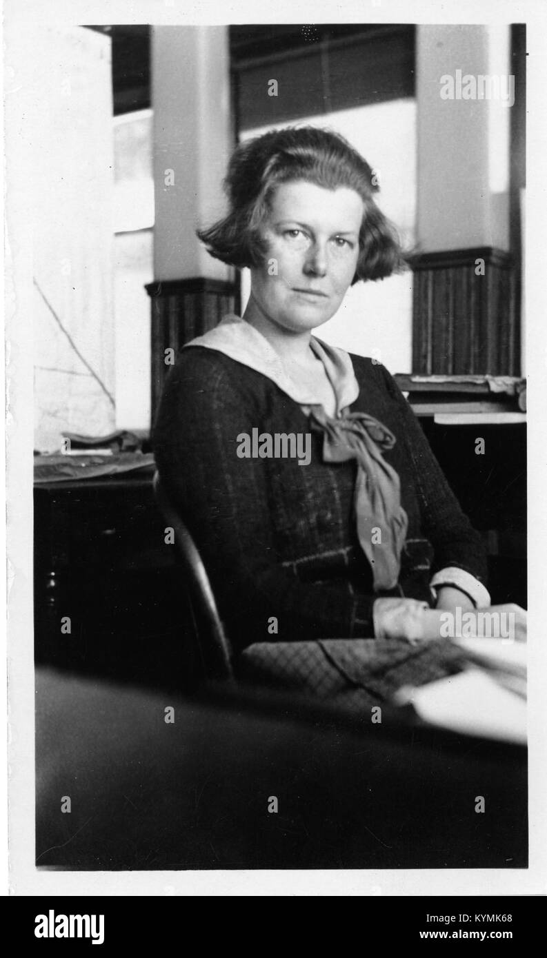 Eine Fotografie von Roxana Judkins Stinchfield Ferris (1895–1978), Botanikerin und Pionierin der Wissenschaft. Sie wird im 20. Jahrhundert dargestellt und leistet einen Beitrag zur wissenschaftlichen Forschung in der Botanik. Stockfoto