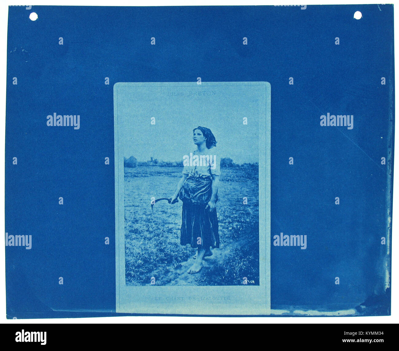 Ein historisches Bild aus dem Jahr 1913, das eine Szene darstellt, die vom „Lied der Lark“ inspiriert wurde, mit einem Fotografen, möglicherweise Thomas Smilli, mit einer Barfußfigur in einem Cyanotypisierung. Stockfoto