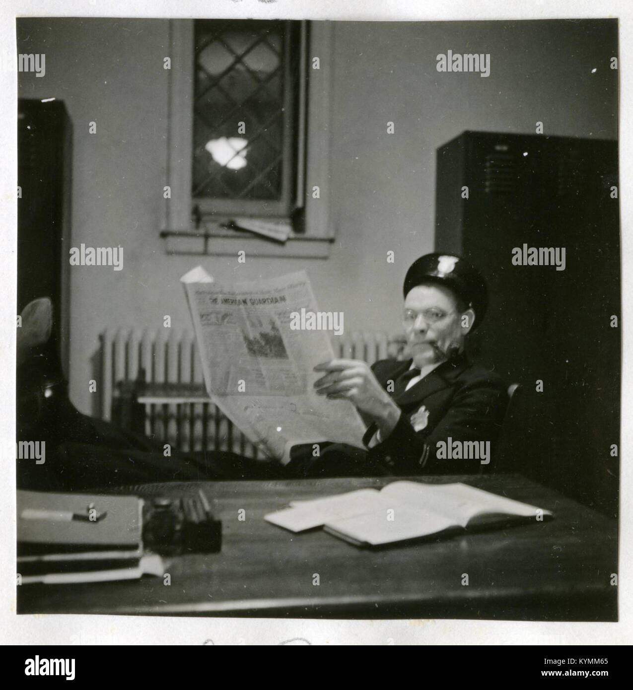 Porträt von Mr. De Roose, einer identifizierten Person aus einer historischen Sammlung des Archivs der Smithsonian Institution, möglicherweise aus dem späten 19. Oder frühen 20. Jahrhundert. Stockfoto