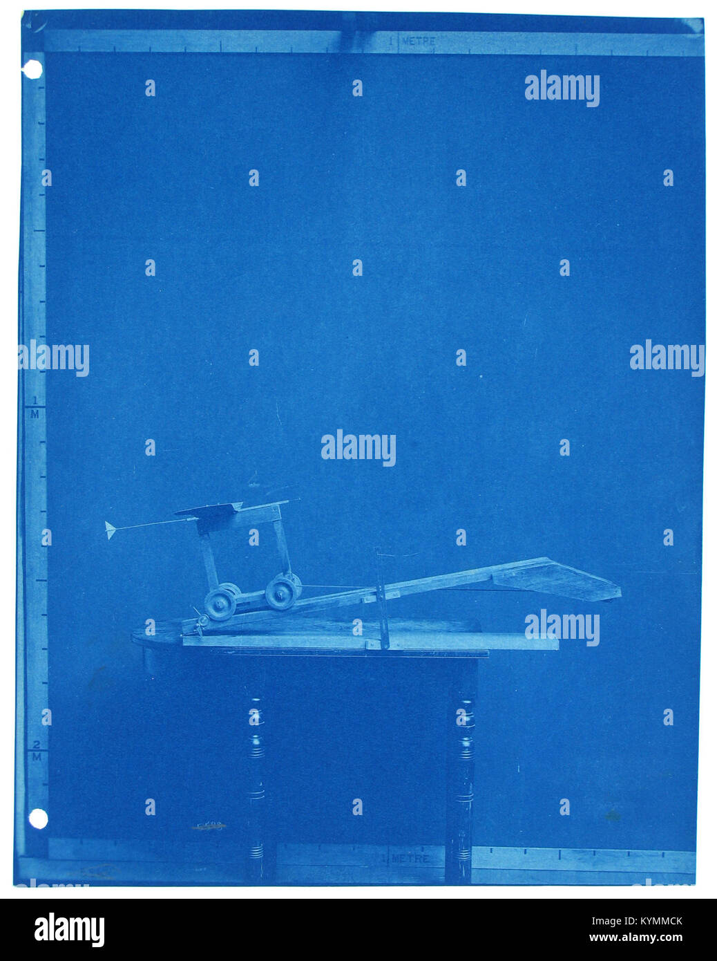 Eine Fotografie aus dem späten 19. Jahrhundert eines frühen amerikanischen Flugzeugmodells, das die Pionierarbeit in der Luftfahrt mit experimentellen Designs und Segelflugzeugen zeigt. Stockfoto