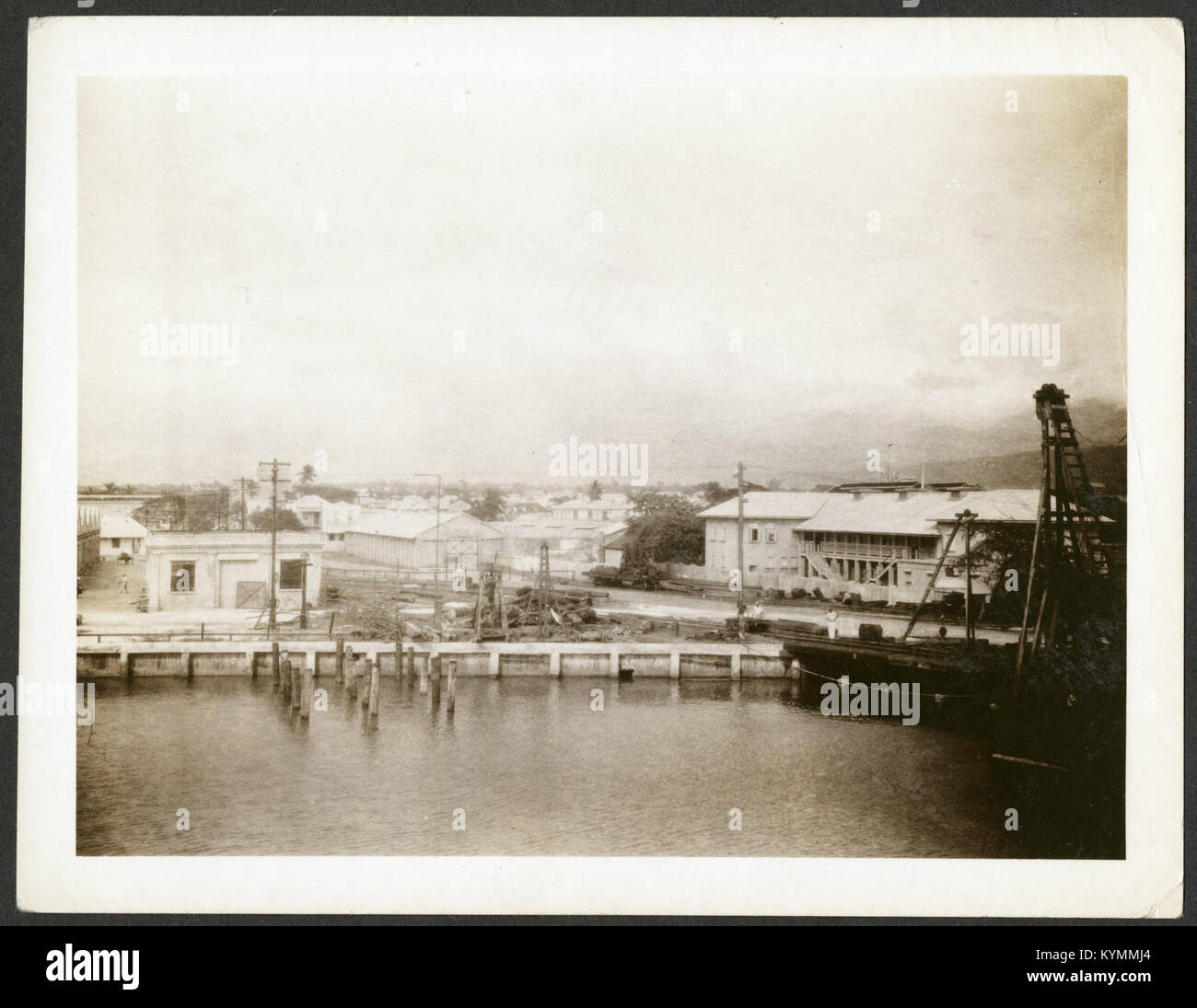 Ein historisches Bild der SS Calamores, die den Hafen von Kingstown, Jamaika, am 24. Januar 1935 verließen, aufgenommen als Teil des Field Book Project der Smithsonian Institution. Stockfoto