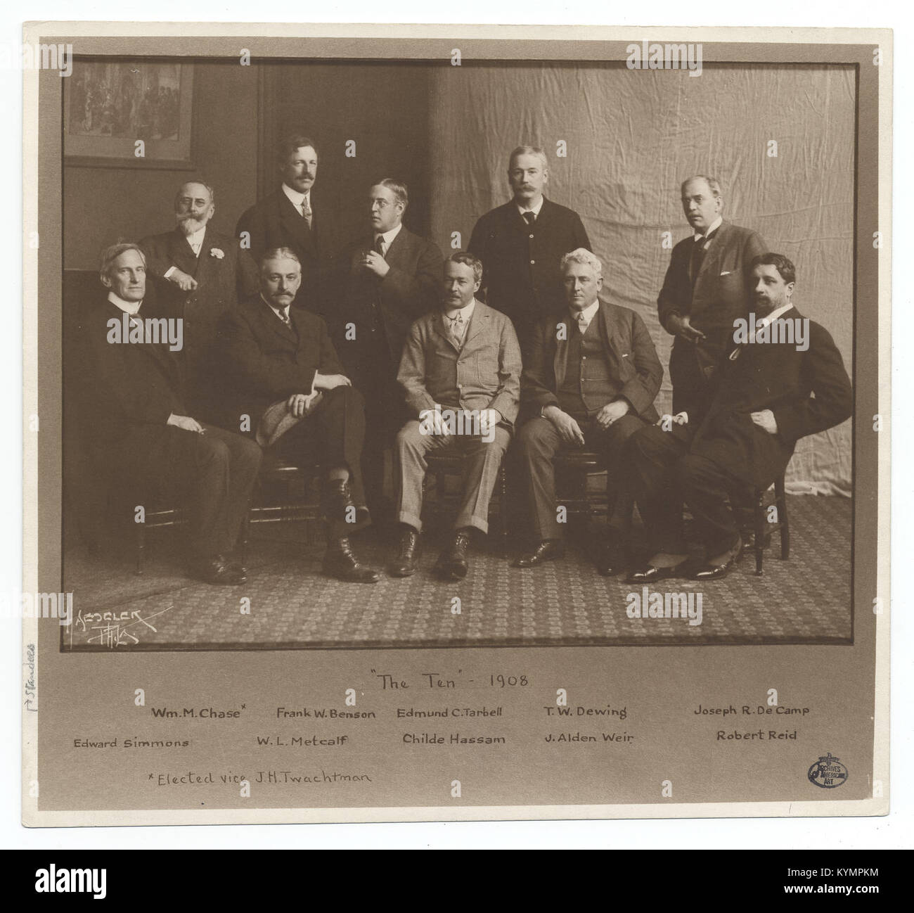 Foto von „The Ten“, einer Künstlergesellschaft, die in Boston gegründet wurde und prominente amerikanische Künstler aus dem frühen 20. Jahrhundert zeigt, aufgenommen in einem historischen Foto aus dem Archiv der amerikanischen Kunst Stockfoto