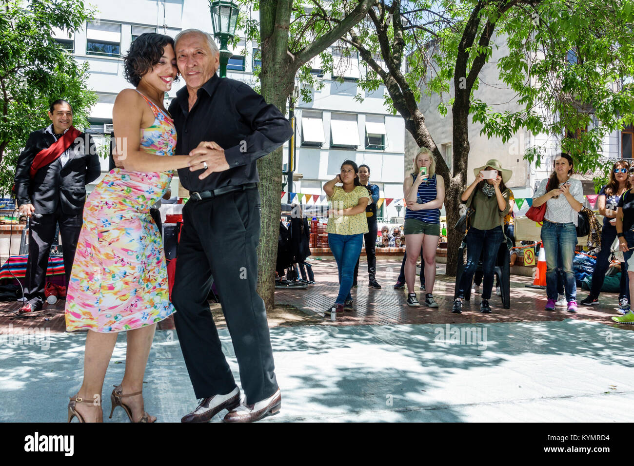 Buenos Aires Argentinien,San Telmo Plaza Dorrego,Tango-Tänzer,Senioren alte Bürger Rentner Rentner Rentner ältere Menschen,Hispanic Latin L Stockfoto