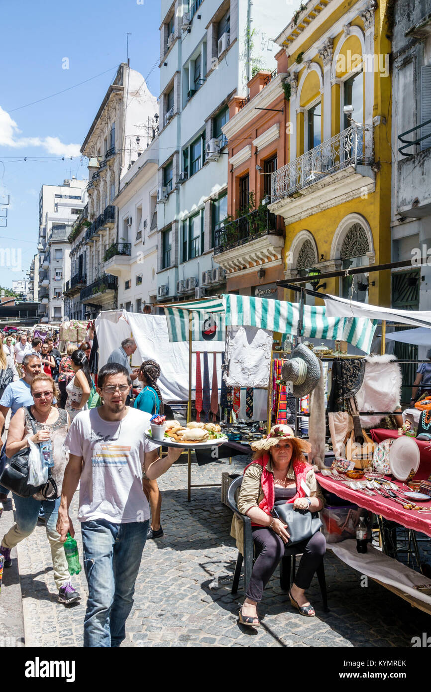 Buenos Aires Argentinien, San Telmo Plaza Dorrego, Kunstmesse, Verkäufer, Stände Stand Marktkauf, Markt, Shopping Shopper Shopper Shop Geschäfte BU Stockfoto